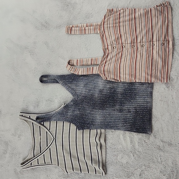 American Eagle Outfitters Tops - American Eagle Outfitters tank top bundle